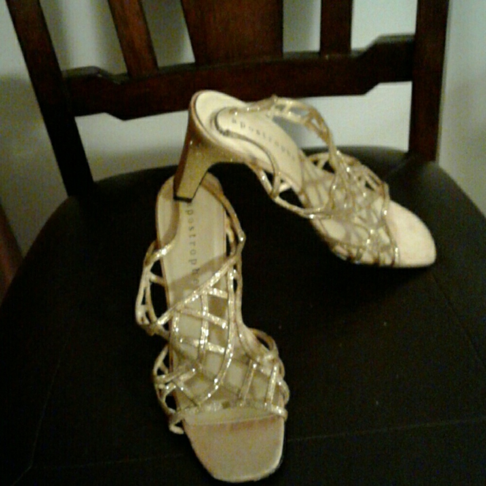 Shoes - Picture 3 of 4